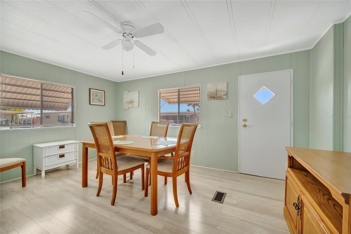 110 SAINT LUCIA LOOP — photo 12 of 39