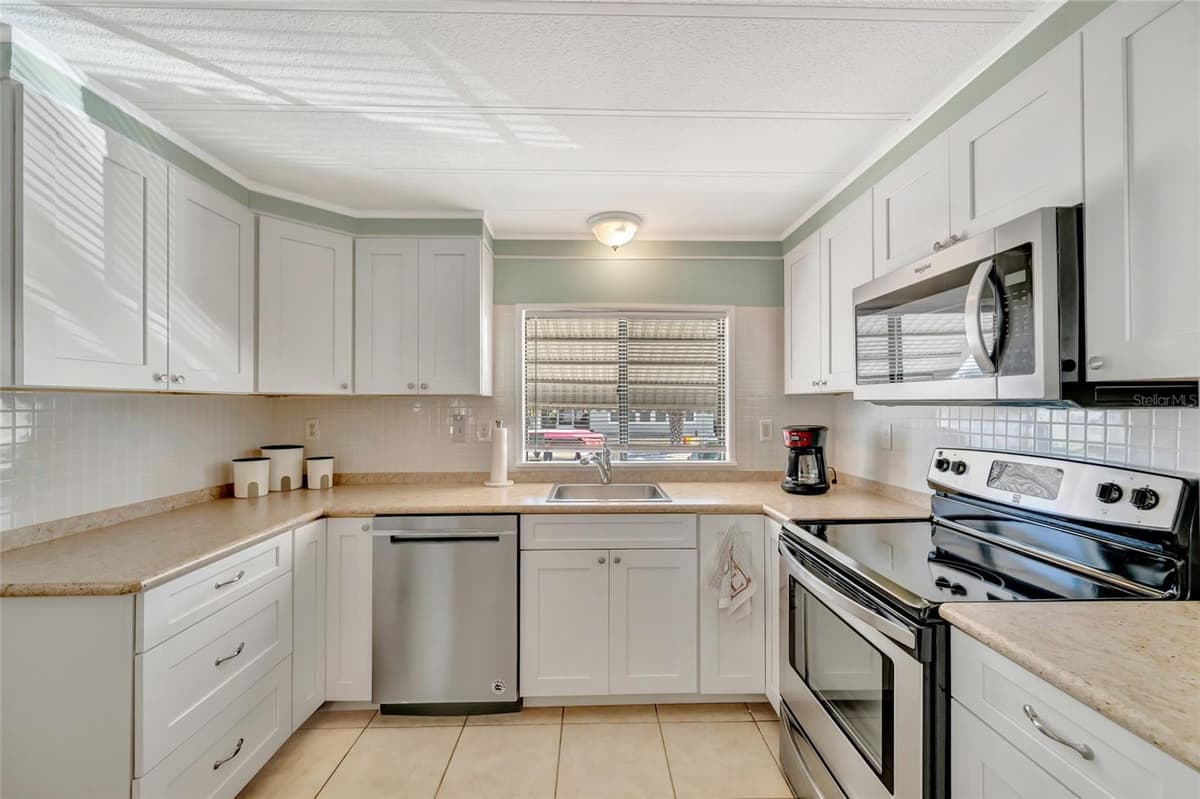 110 SAINT LUCIA LOOP — photo 7 of 39