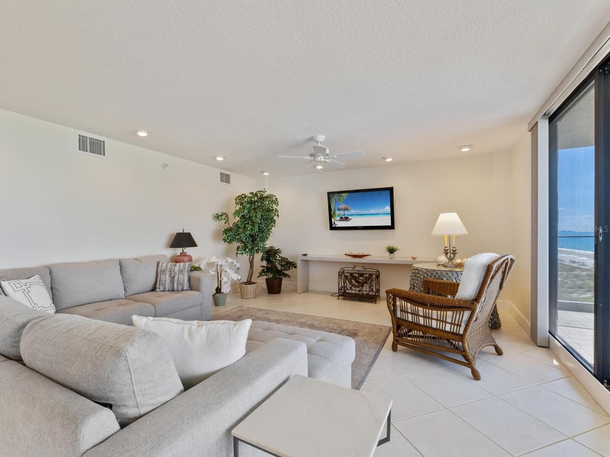 1511 GULF OF MEXICO DRIVE — photo 5 of 57