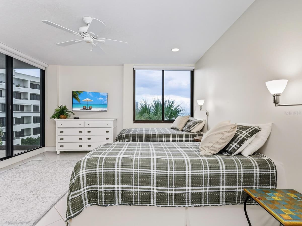 1511 GULF OF MEXICO DRIVE — photo 27 of 57