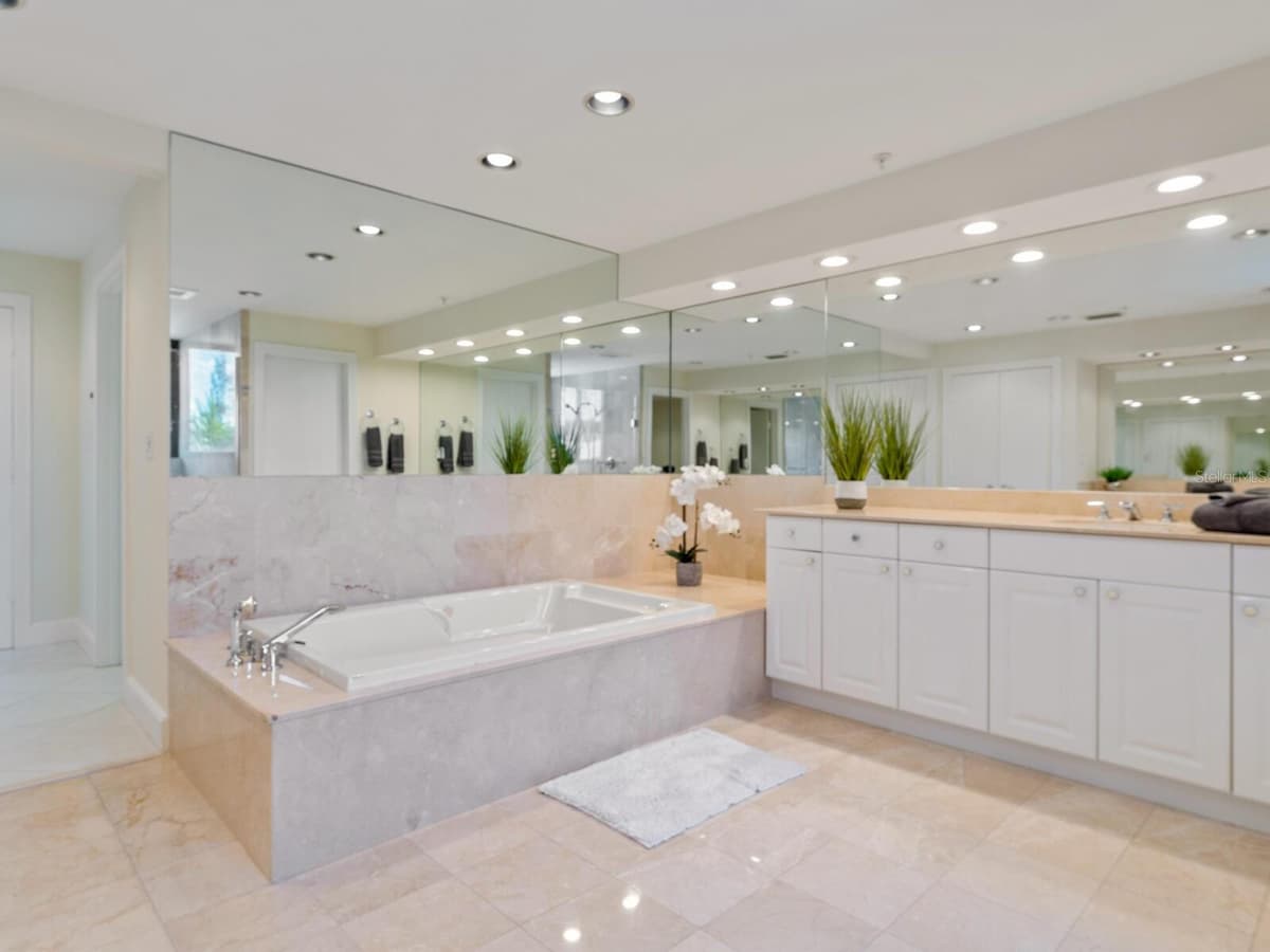 1511 GULF OF MEXICO DRIVE — photo 18 of 57