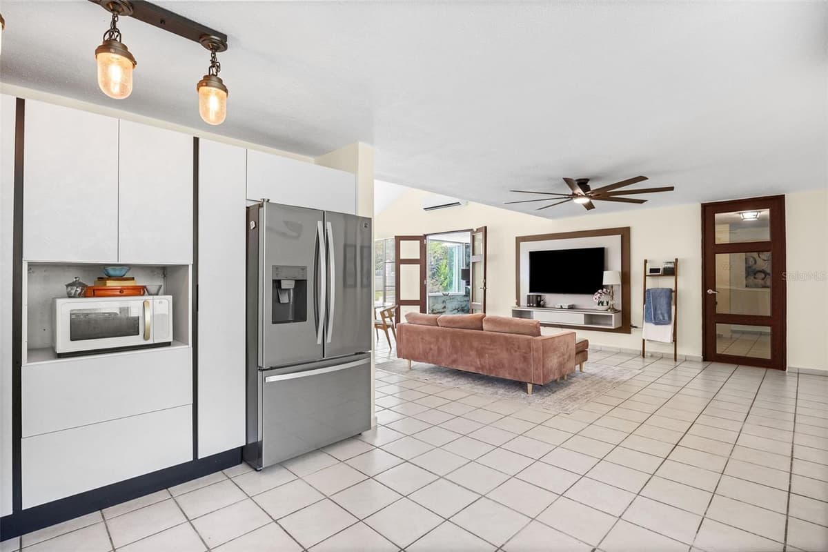 351 CAMINO DE LOS LIRIOS — photo 21 of 32