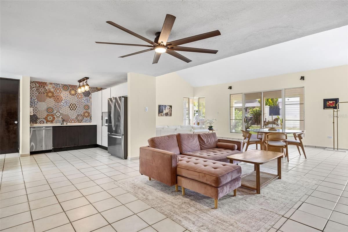351 CAMINO DE LOS LIRIOS — photo 17 of 32