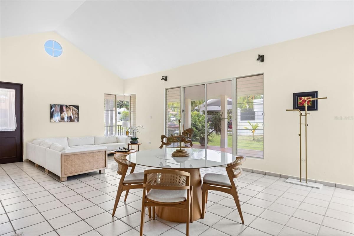 351 CAMINO DE LOS LIRIOS — photo 11 of 32