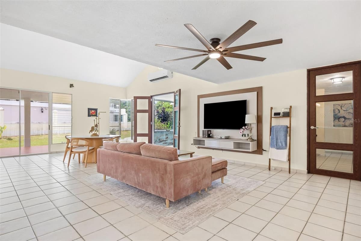 351 CAMINO DE LOS LIRIOS — photo 15 of 32