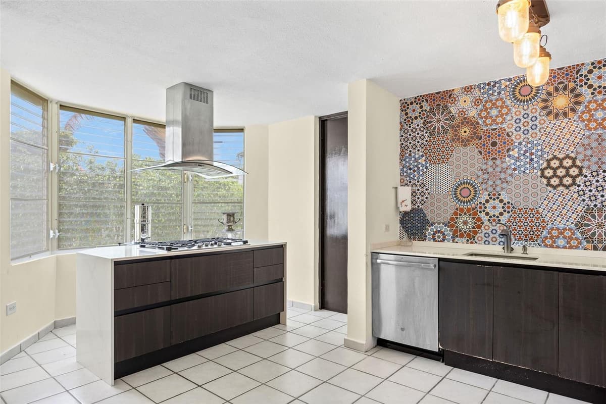 351 CAMINO DE LOS LIRIOS — photo 19 of 32