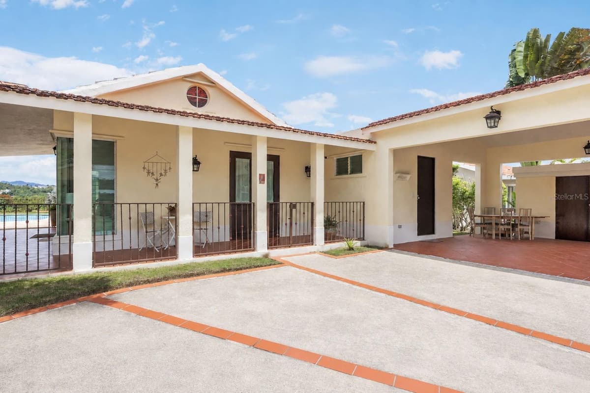 351 CAMINO DE LOS LIRIOS — photo 2 of 32
