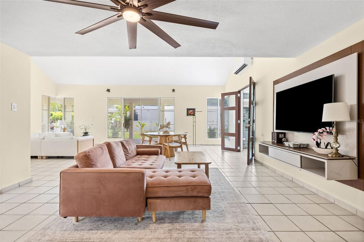351 CAMINO DE LOS LIRIOS — photo 16 of 32