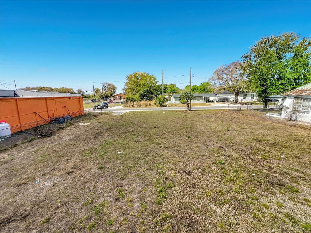 2471 GREENWAY STREET — photo 7 of 9