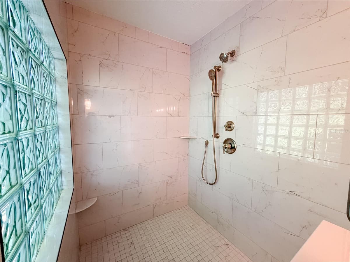 410 56TH AVENUE — photo 7 of 18