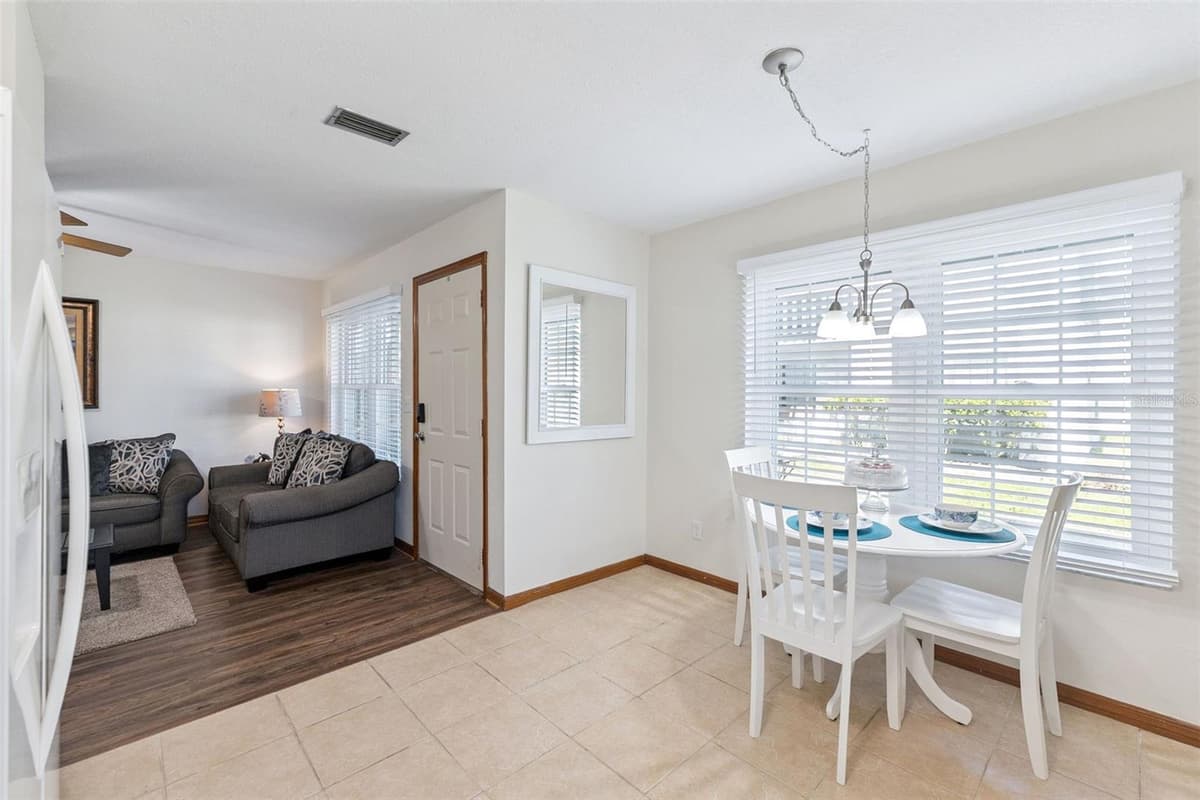 840 CENTER AVENUE — photo 9 of 24