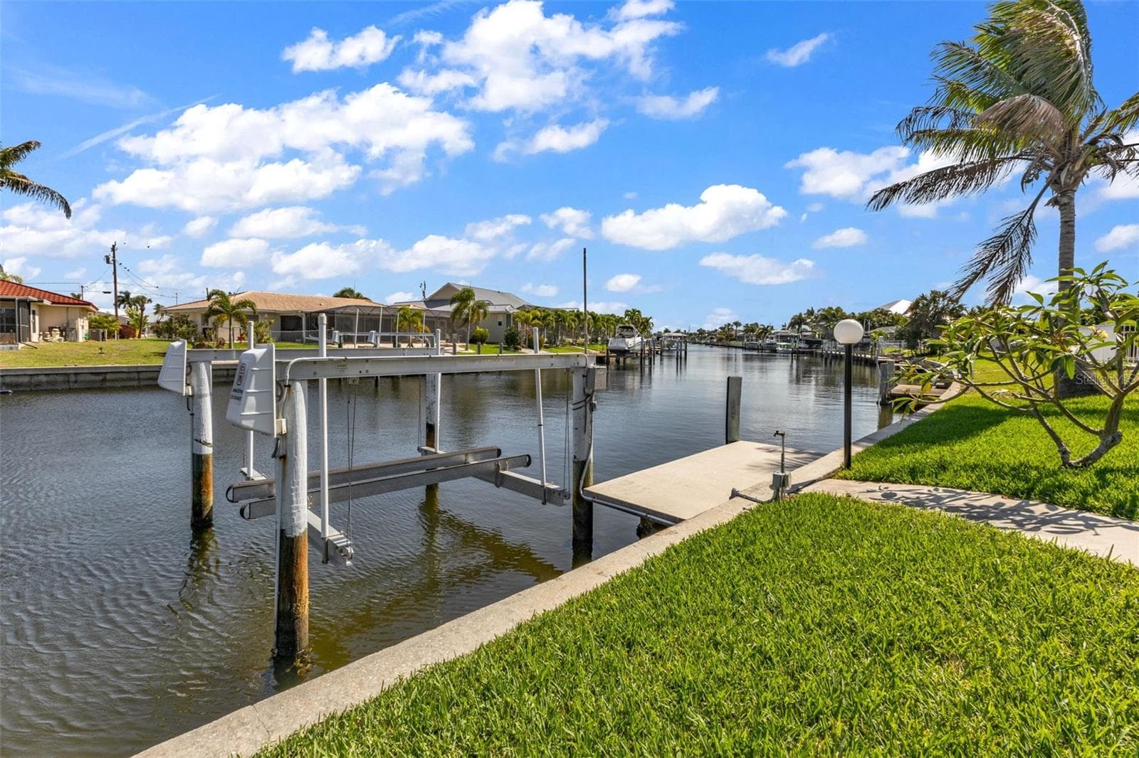 360 CAPRI ISLES COURT — photo 82 of 90