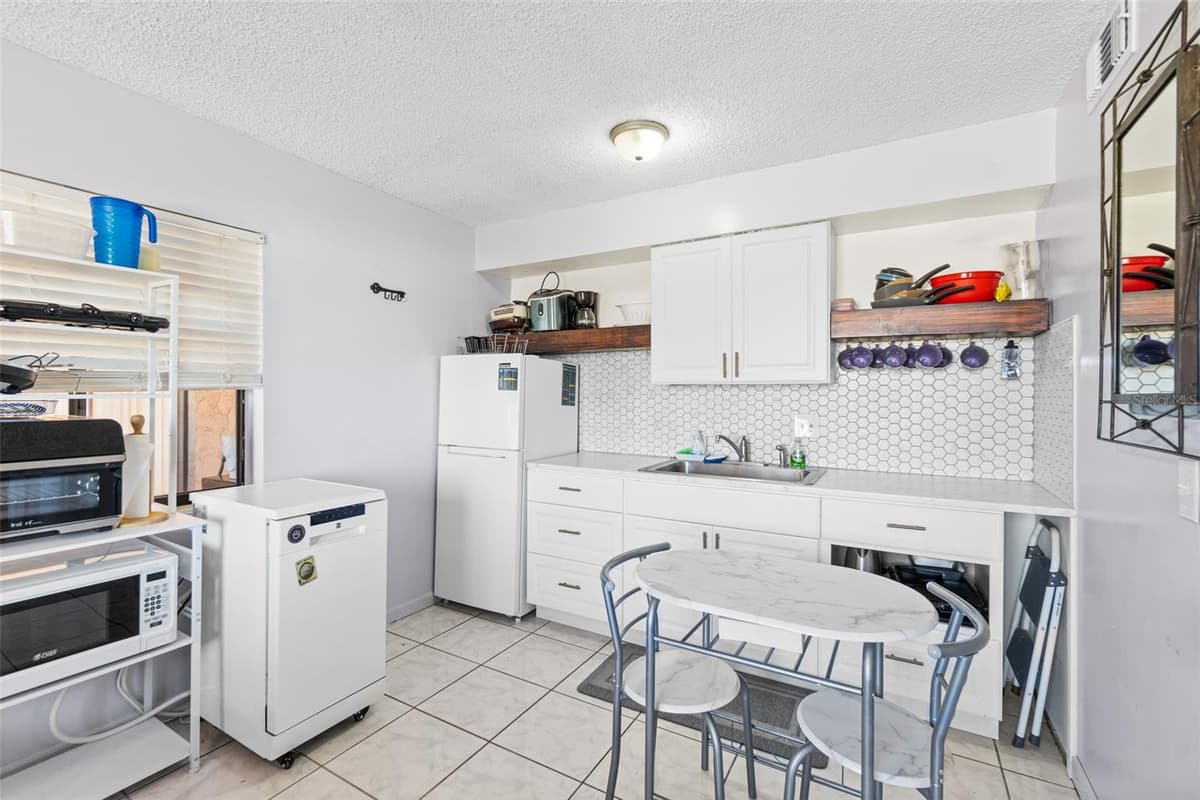 232 SAN JUAN CIRCLE — photo 4 of 25