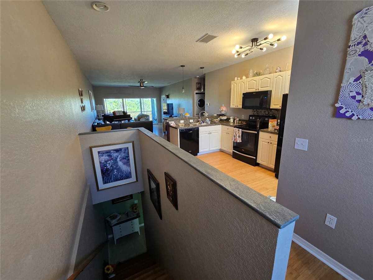 3919 CAPE HAZE DRIVE — photo 10 of 32