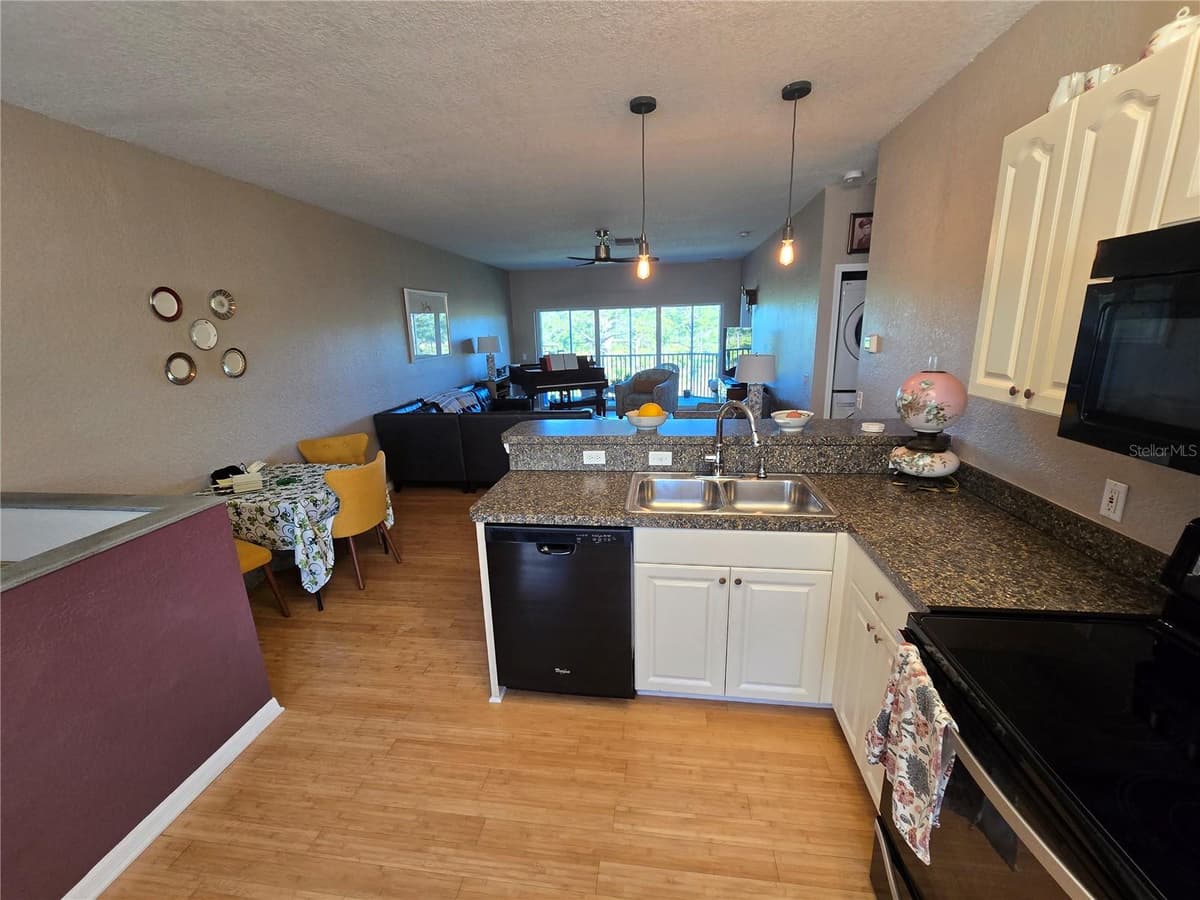 3919 CAPE HAZE DRIVE — photo 13 of 32