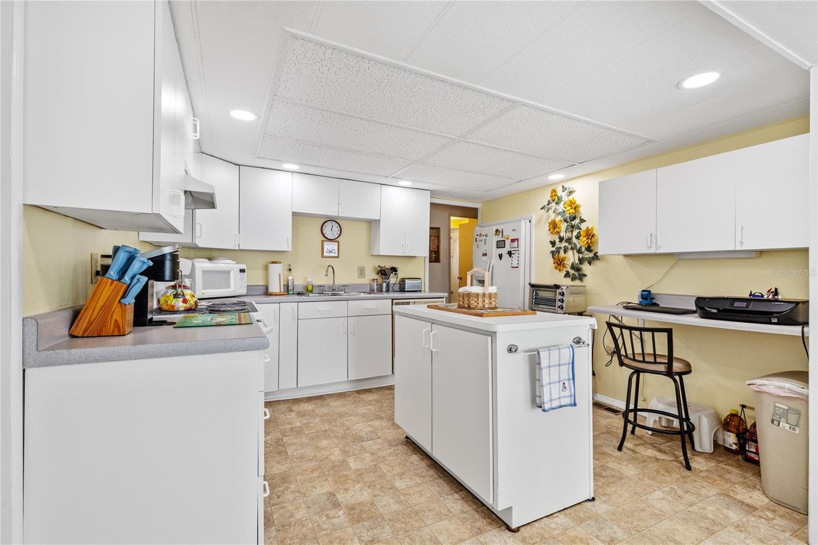 203 HARVEST LANE — photo 15 of 43