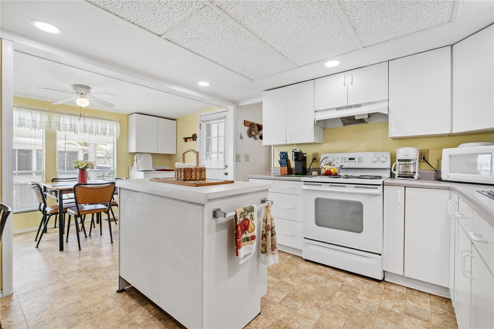 203 HARVEST LANE — photo 17 of 43