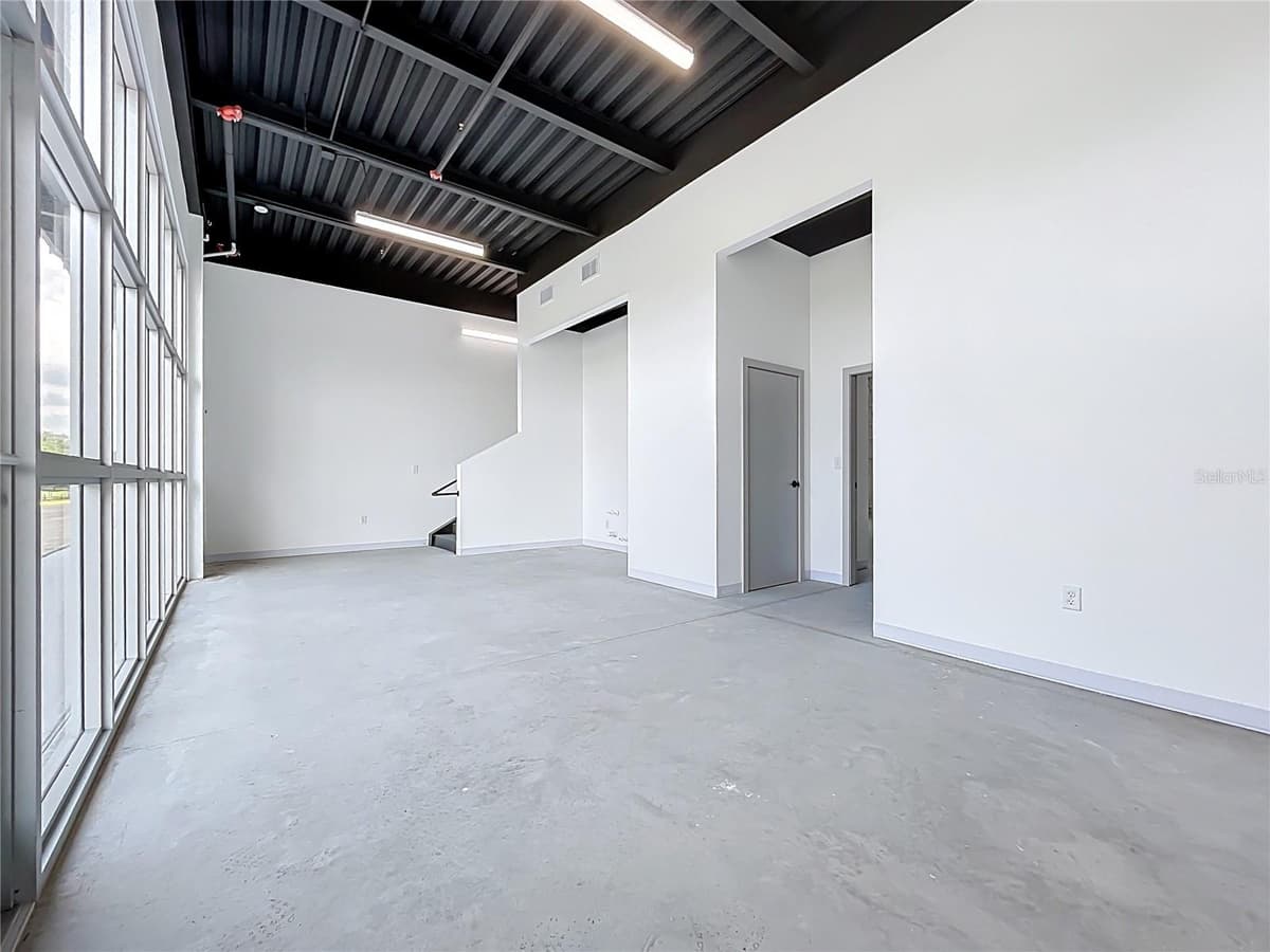 705 HENNIS ROAD — photo 7 of 18