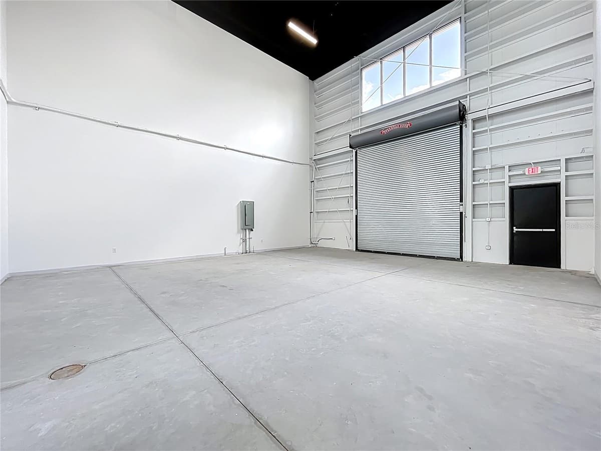 705 HENNIS ROAD — photo 13 of 18