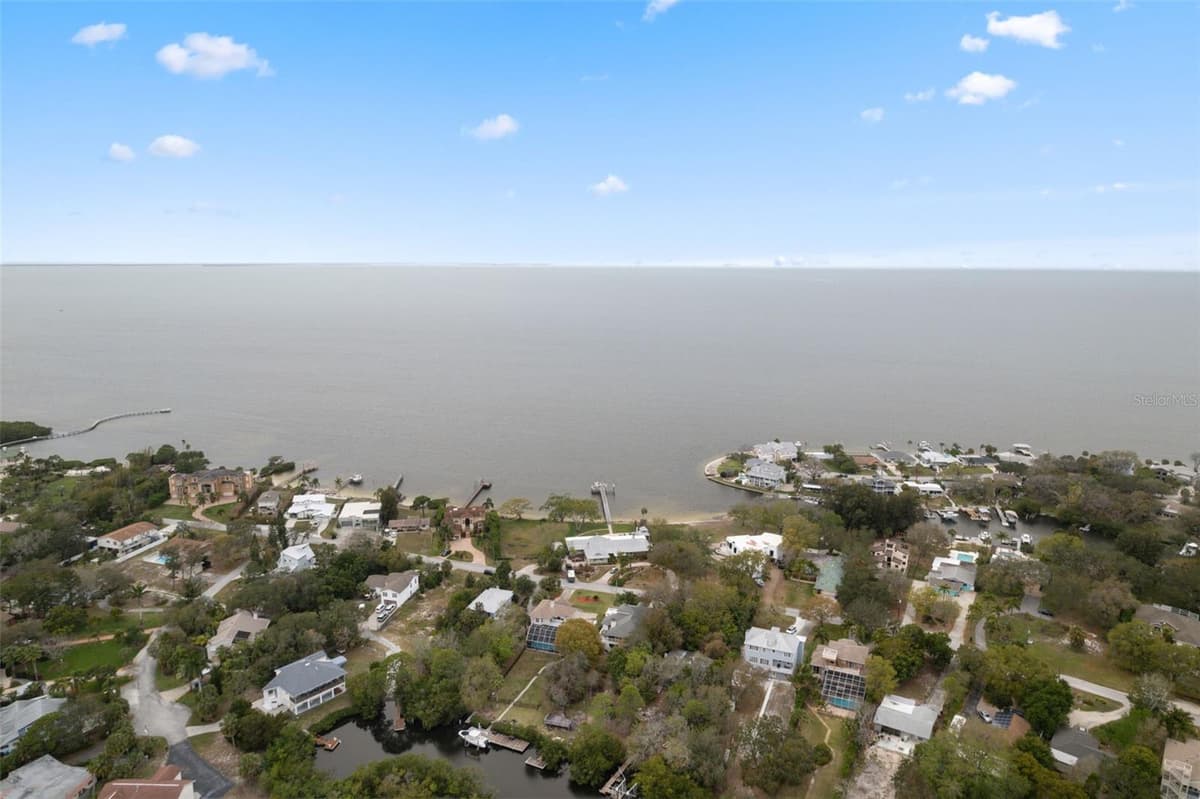3114 BLUFF BOULEVARD — photo 8 of 84