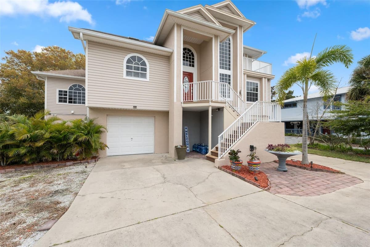 3114 BLUFF BOULEVARD — photo 16 of 84