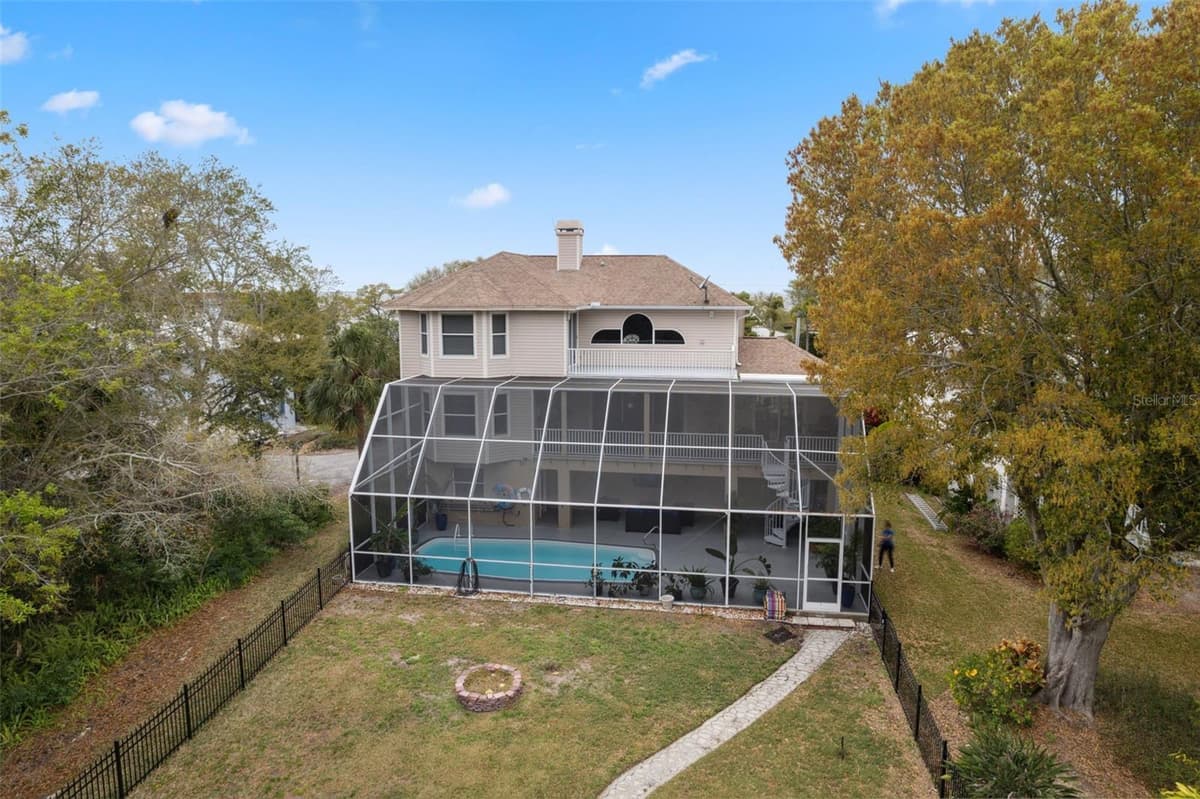 3114 BLUFF BOULEVARD — photo 14 of 84