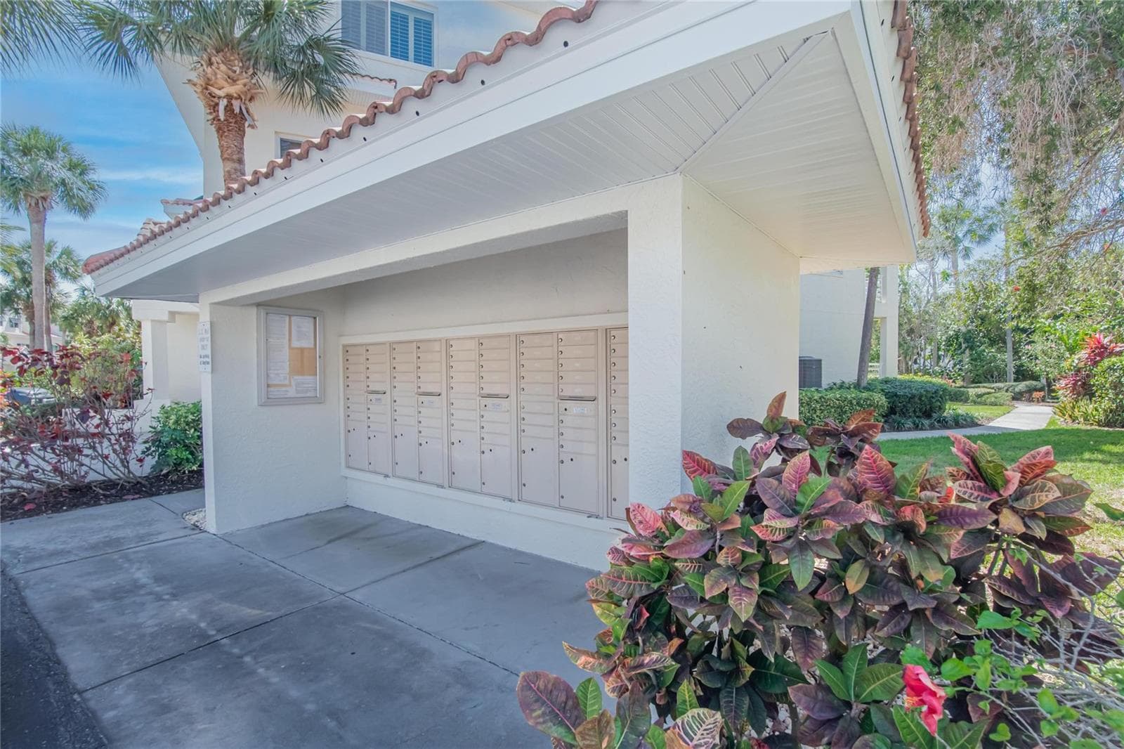 4639 MIRABELLA COURT — photo 45 of 52