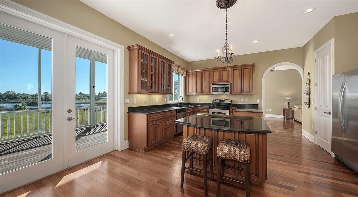 925 BAYSHORE DRIVE — photo 28 of 55