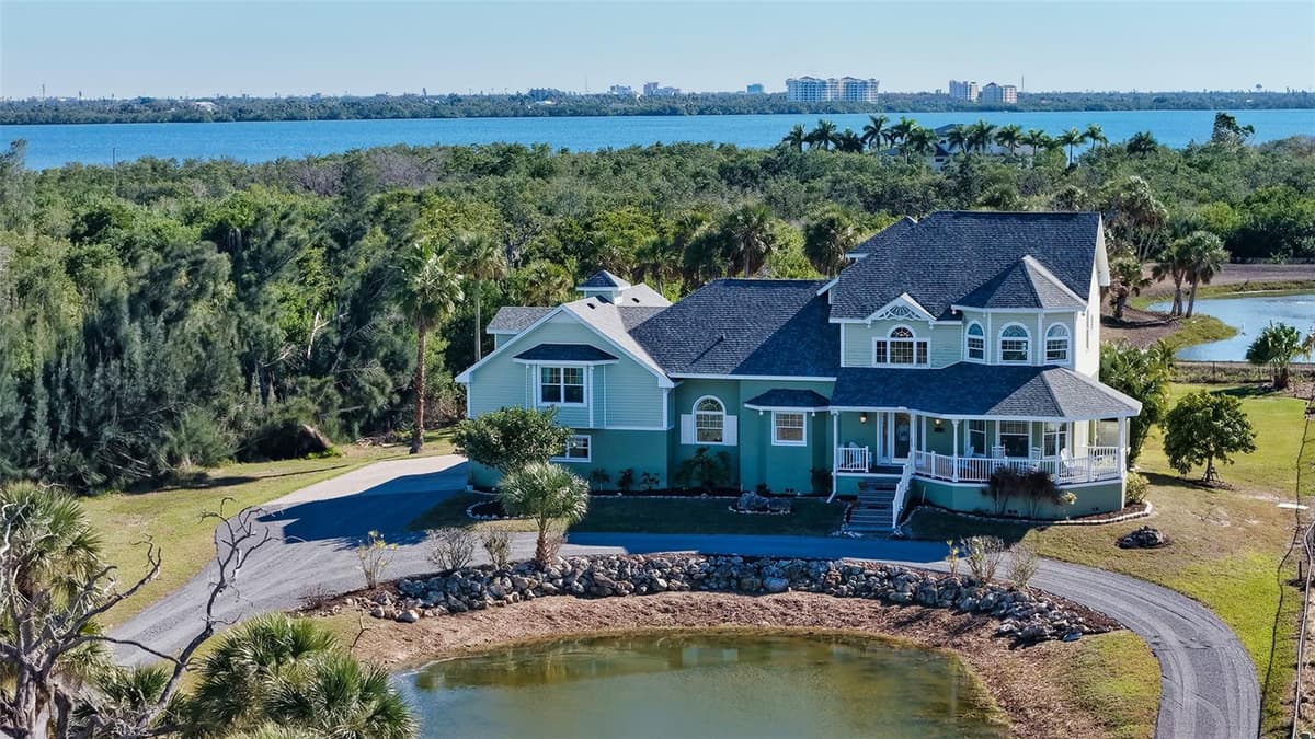 925 BAYSHORE DRIVE — photo 2 of 55