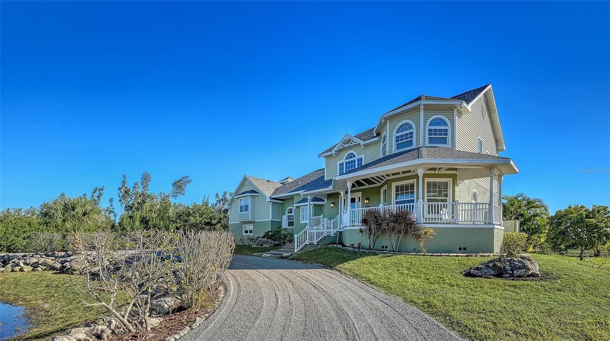 925 BAYSHORE DRIVE — photo 12 of 55