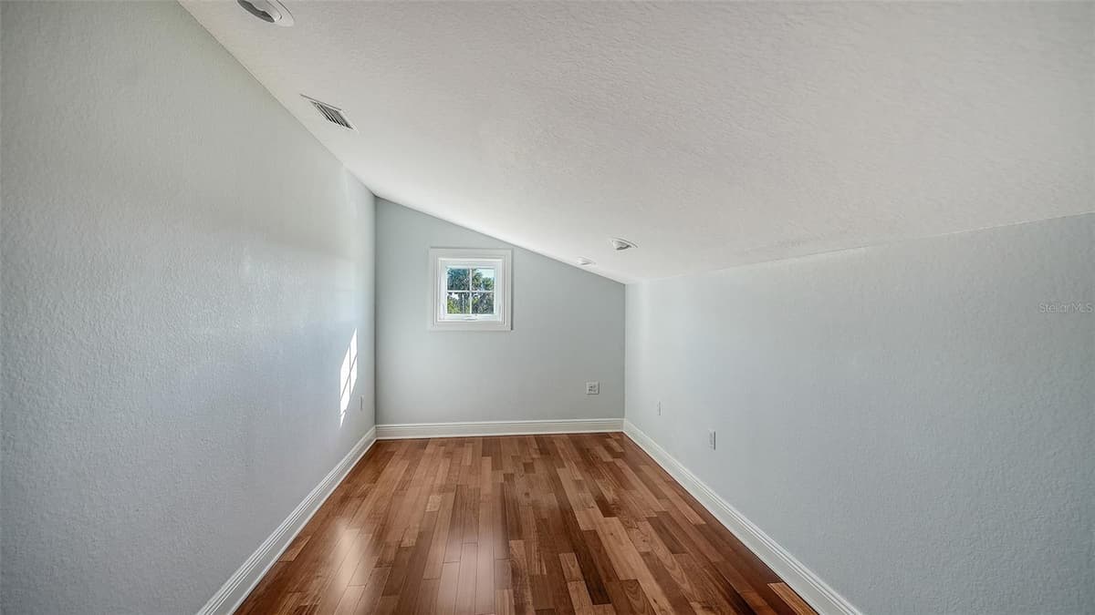 925 BAYSHORE DRIVE — photo 43 of 55