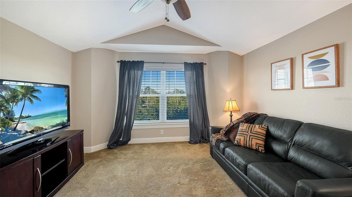 925 BAYSHORE DRIVE — photo 40 of 55
