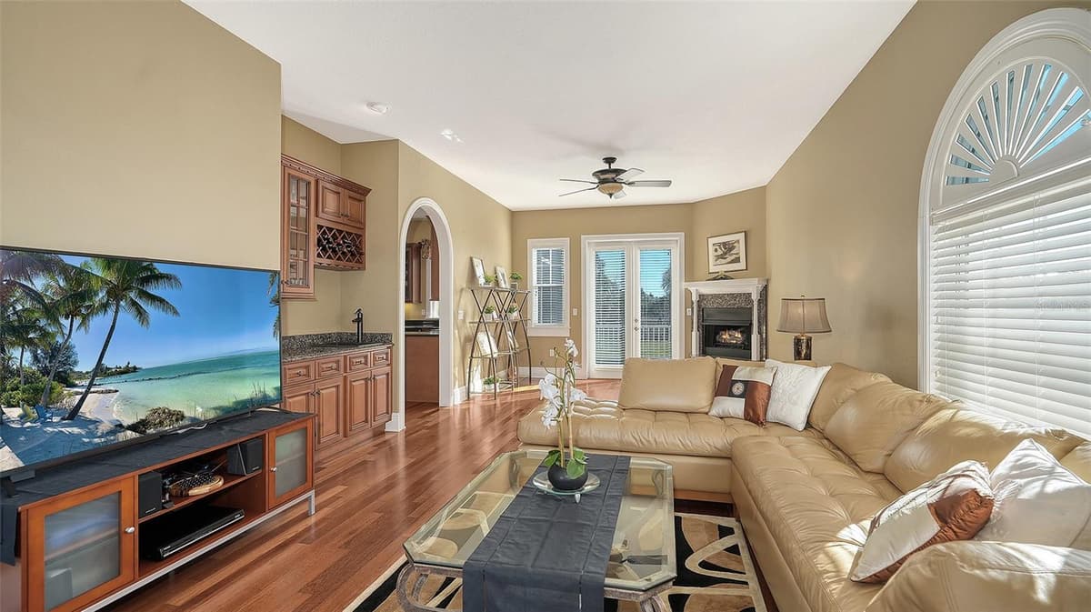 925 BAYSHORE DRIVE — photo 23 of 55