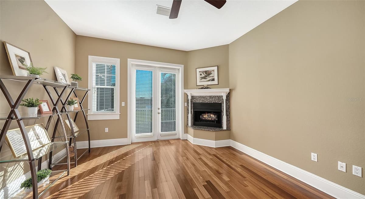 925 BAYSHORE DRIVE — photo 17 of 55
