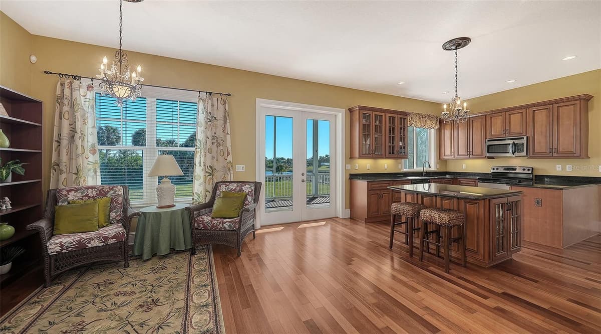 925 BAYSHORE DRIVE — photo 26 of 55