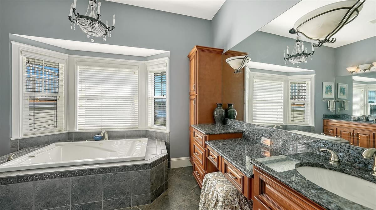 925 BAYSHORE DRIVE — photo 36 of 55