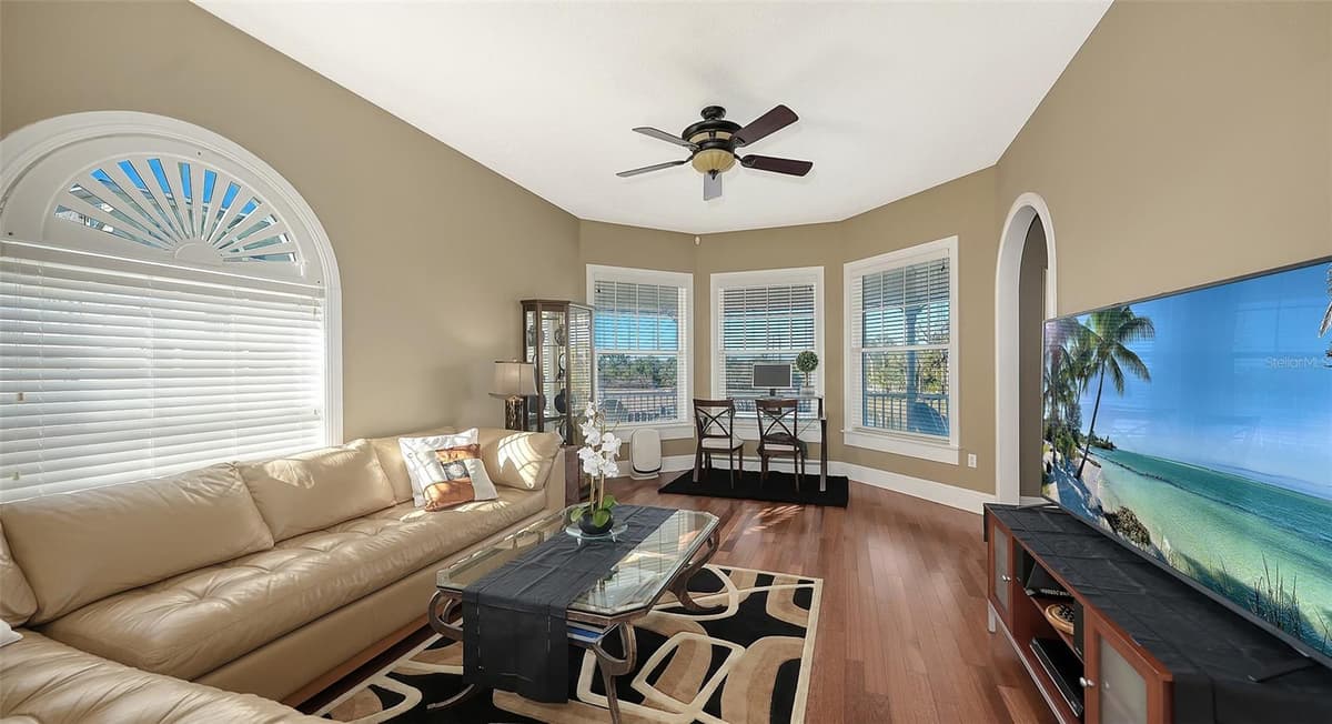 925 BAYSHORE DRIVE — photo 20 of 55
