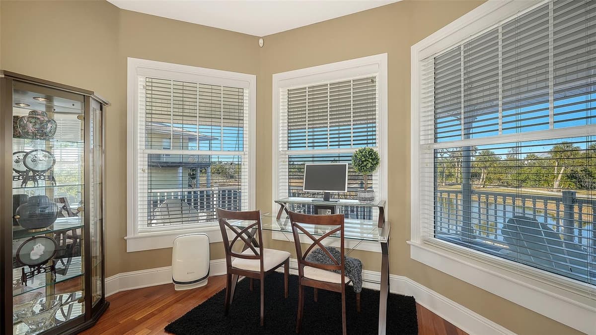 925 BAYSHORE DRIVE — photo 21 of 55