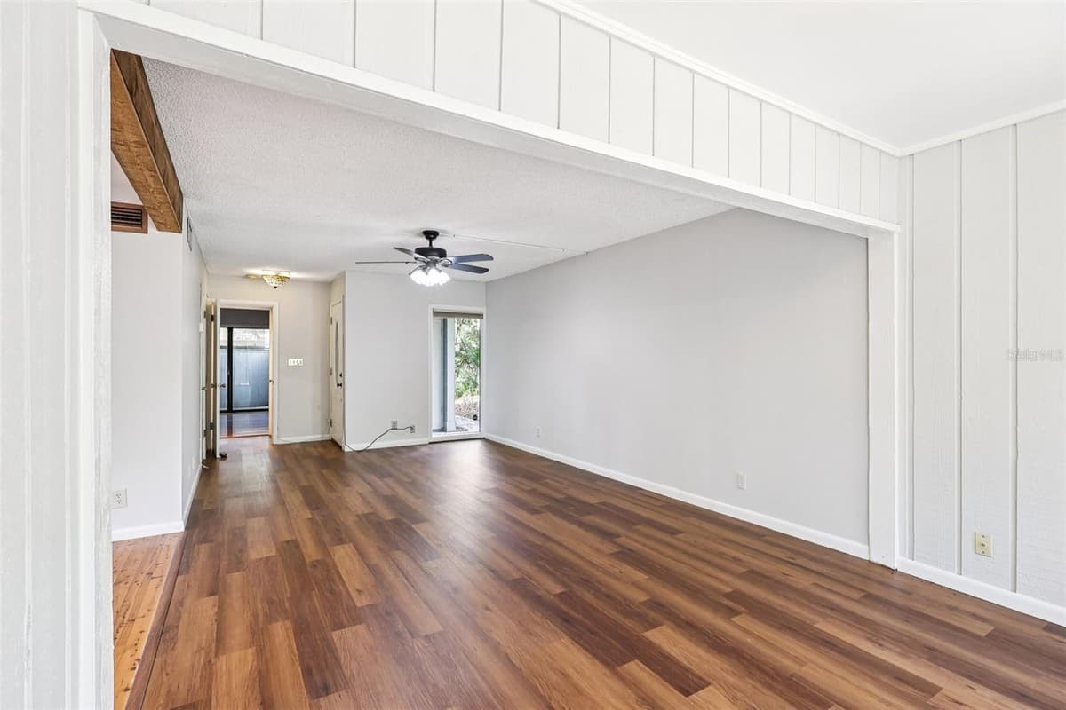116 CROWN OAKS WAY — photo 10 of 47