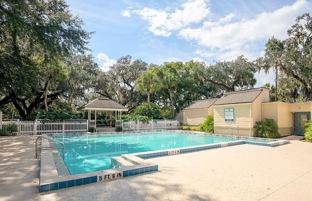 116 CROWN OAKS WAY — photo 4 of 47