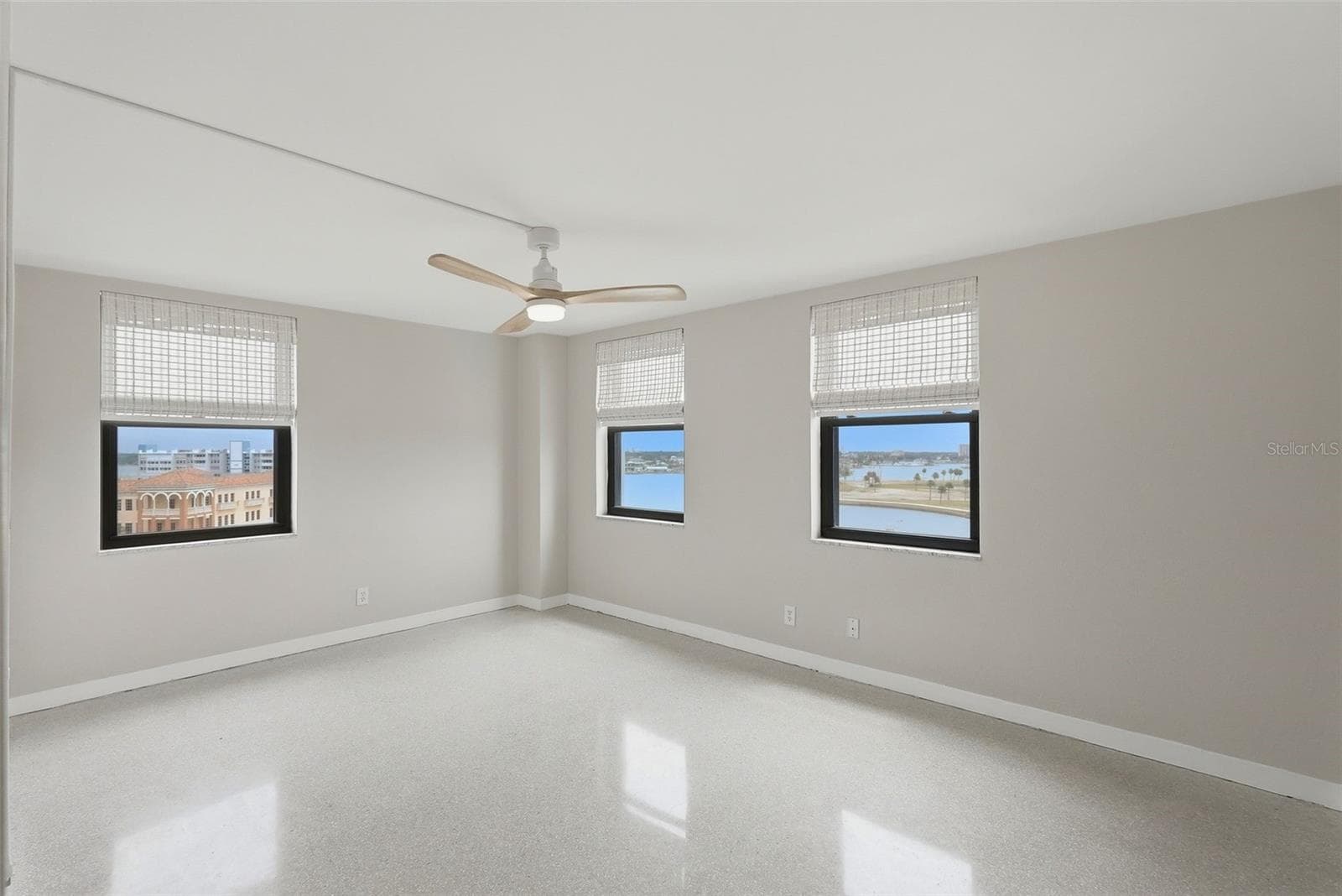 10355 PARADISE BOULEVARD — photo 33 of 70