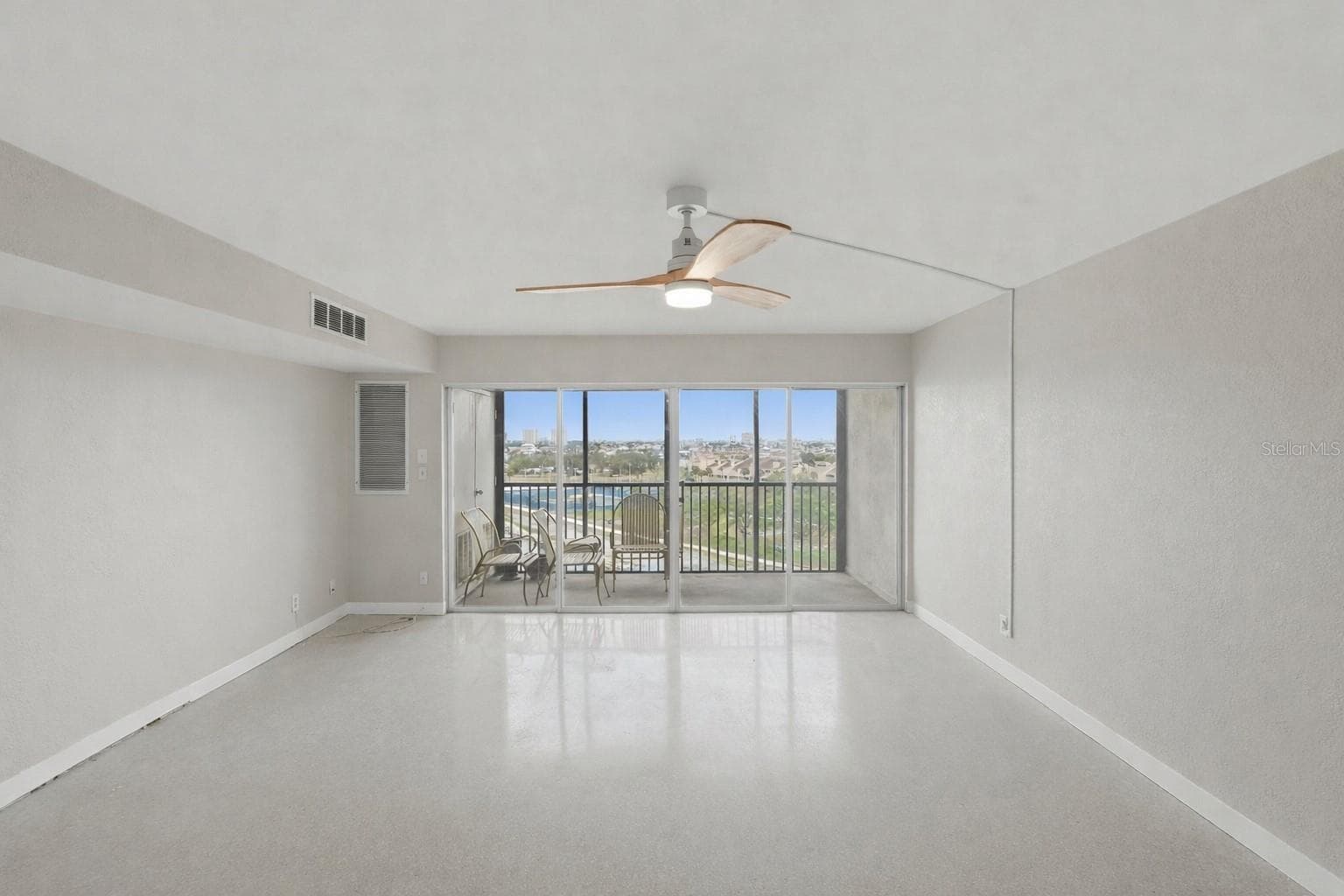 10355 PARADISE BOULEVARD — photo 20 of 70