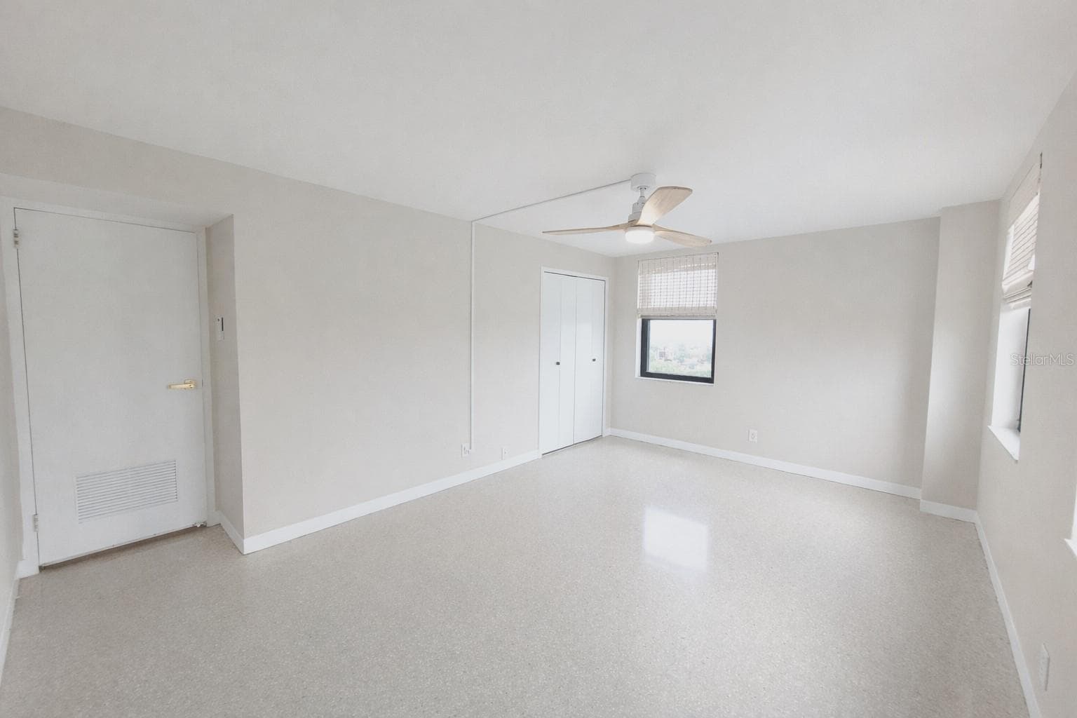 10355 PARADISE BOULEVARD — photo 36 of 70