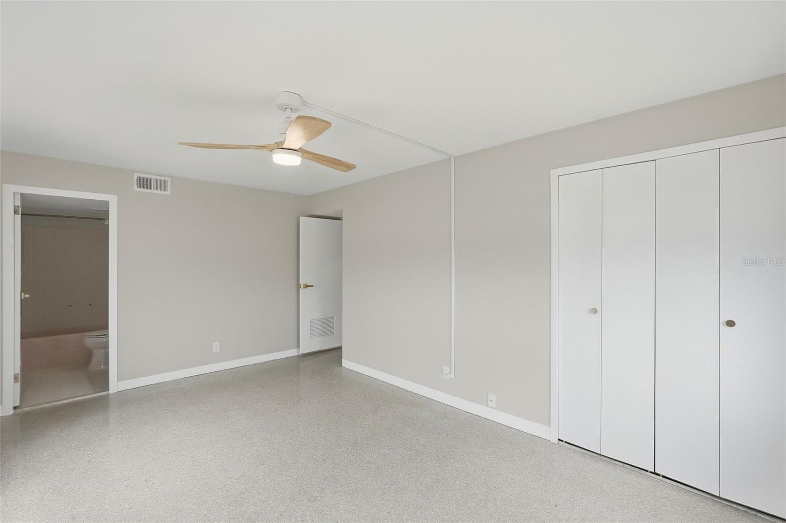 10355 PARADISE BOULEVARD — photo 34 of 70