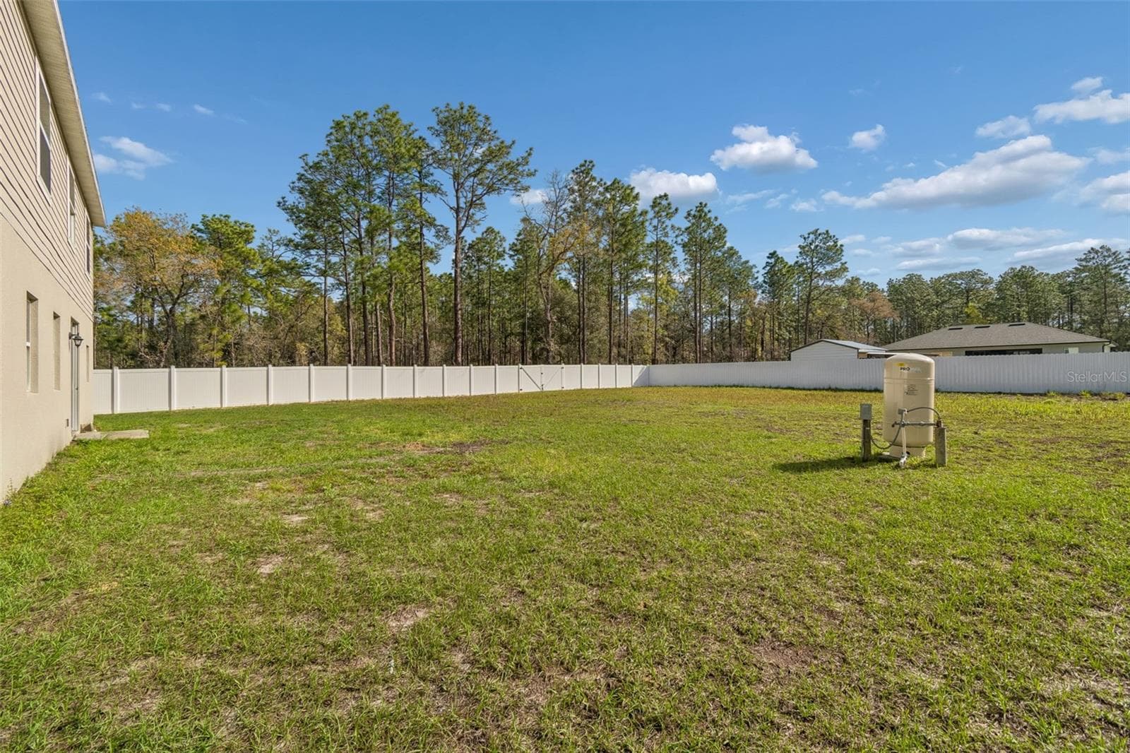 18098 MACEK RD — photo 32 of 34