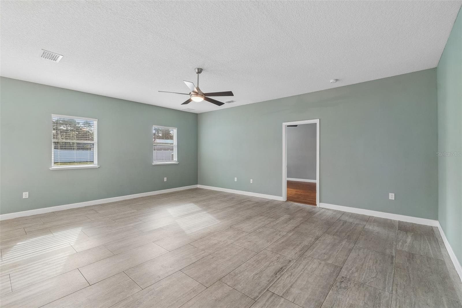 18098 MACEK RD — photo 11 of 34