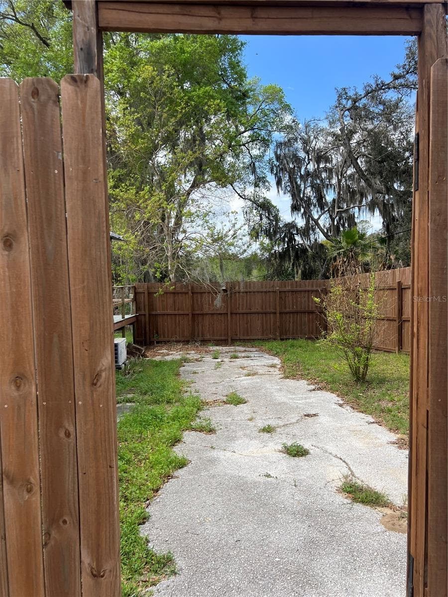 6287 MAGNOLIA STREET — photo 4 of 28