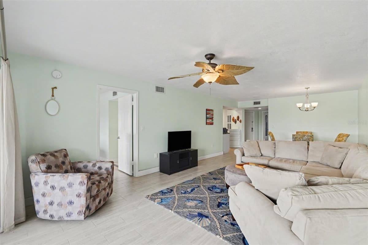 3613 BANANA RIVER BOULEVARD — photo 7 of 15