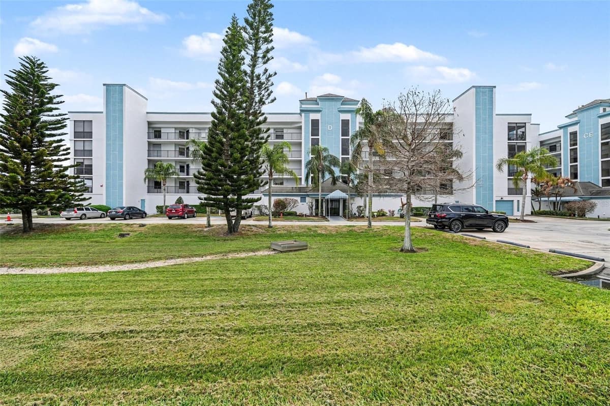 3613 BANANA RIVER BOULEVARD — photo 1 of 15