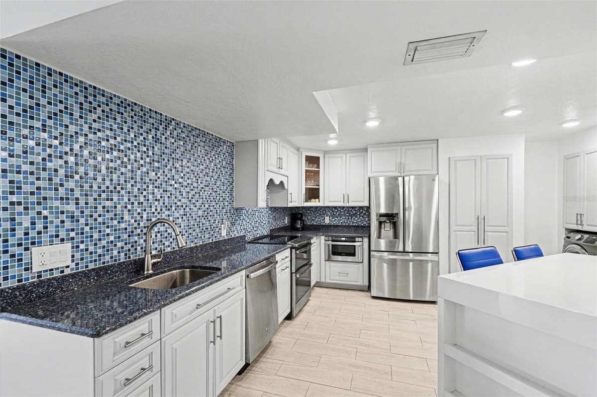 3613 BANANA RIVER BOULEVARD — photo 5 of 15